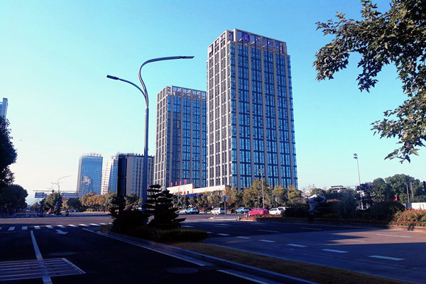 樓宇智能化專業(yè)化、系統(tǒng)化、節(jié)能化特點(diǎn)！(圖1)